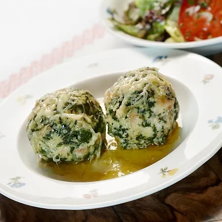 Loewen By Montafoner Hof Herberg Schruns