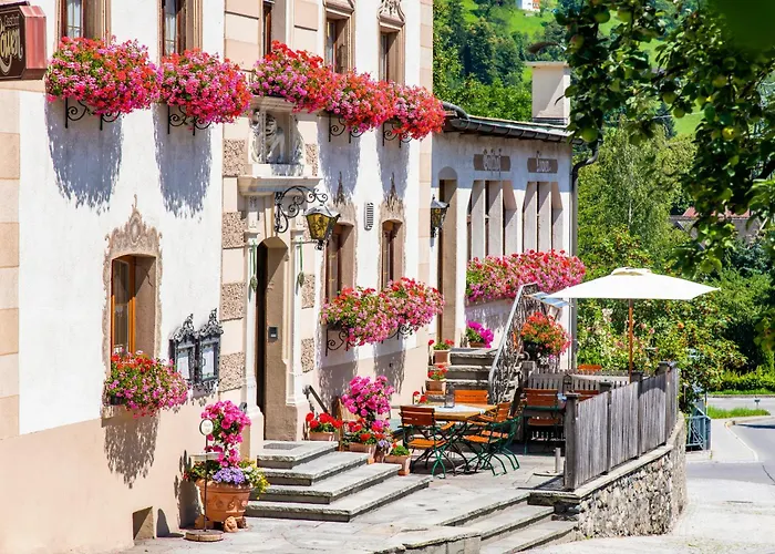 Loewen By Montafoner Hof Inn Tschagguns